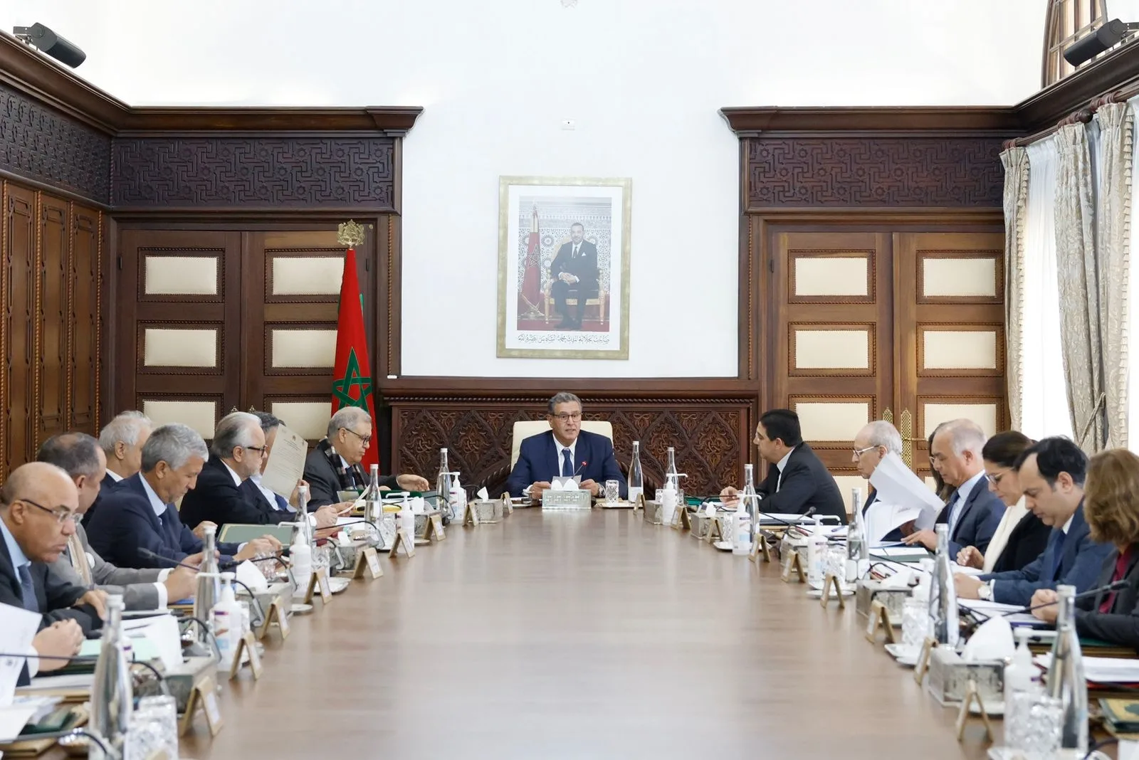 رئيس الحكومة عزيز أخنوش خلال ترأسه المجلس الحكومي