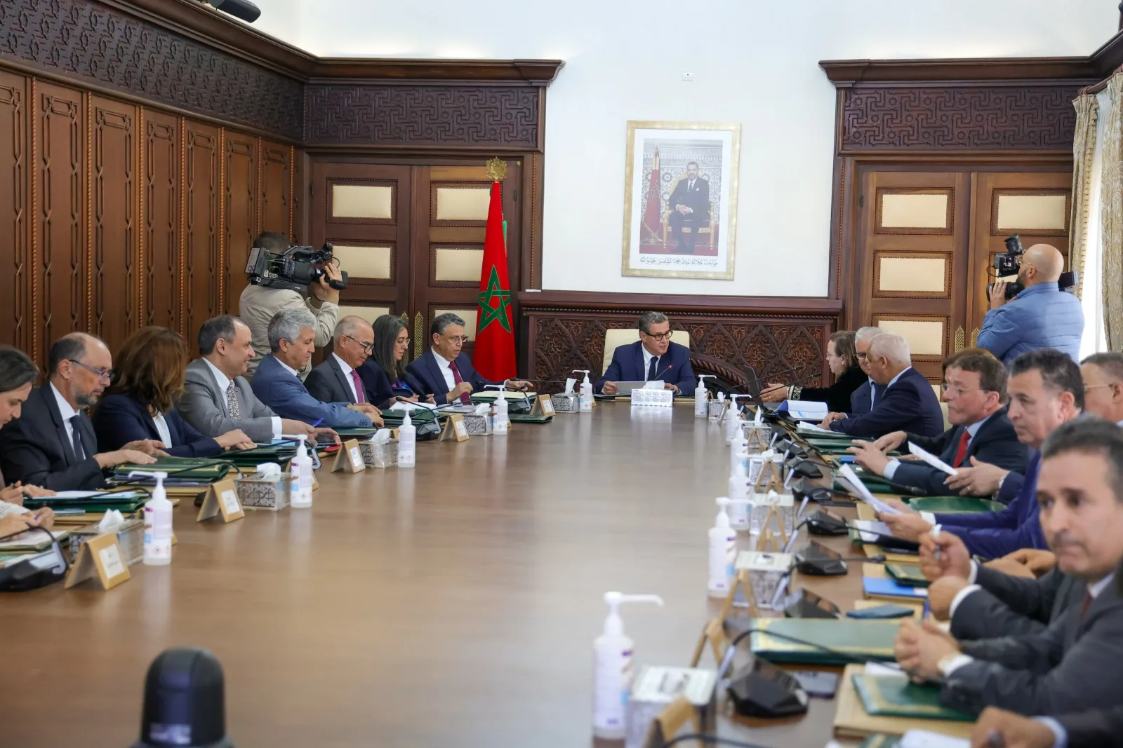 رئيس الحكومة عزيز  أخنوش يترأس الاجتماع الثاني للجنة الوطنية للمساواة بين الجنسين وتمكين المرأة