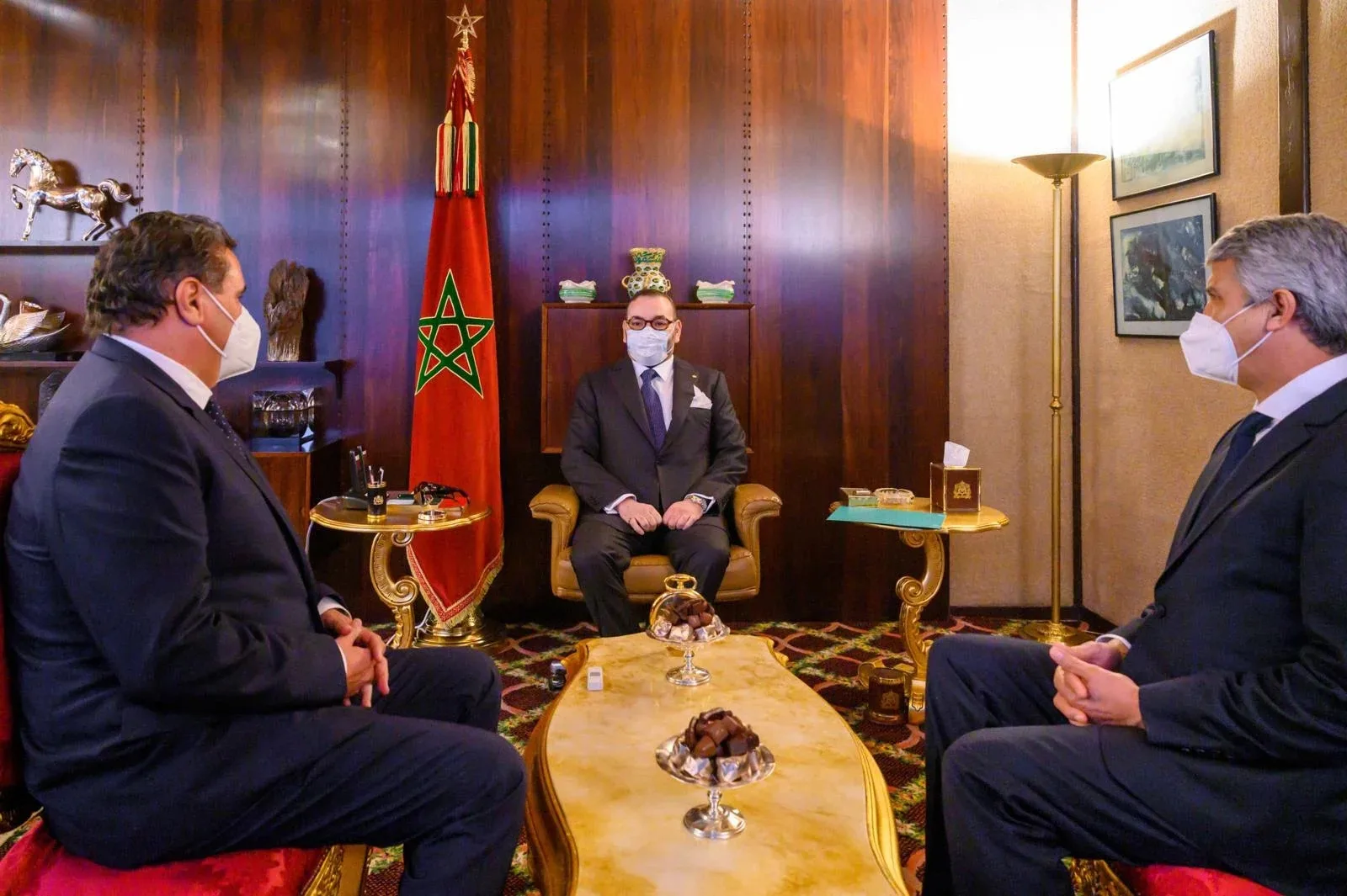 جلالة الملك محمد السادس يستقبل رئيس الحكومة ووزير الفلاحة ويأمر باتخاذ تدابير استعجالية لمواجهة آثار الجفاف